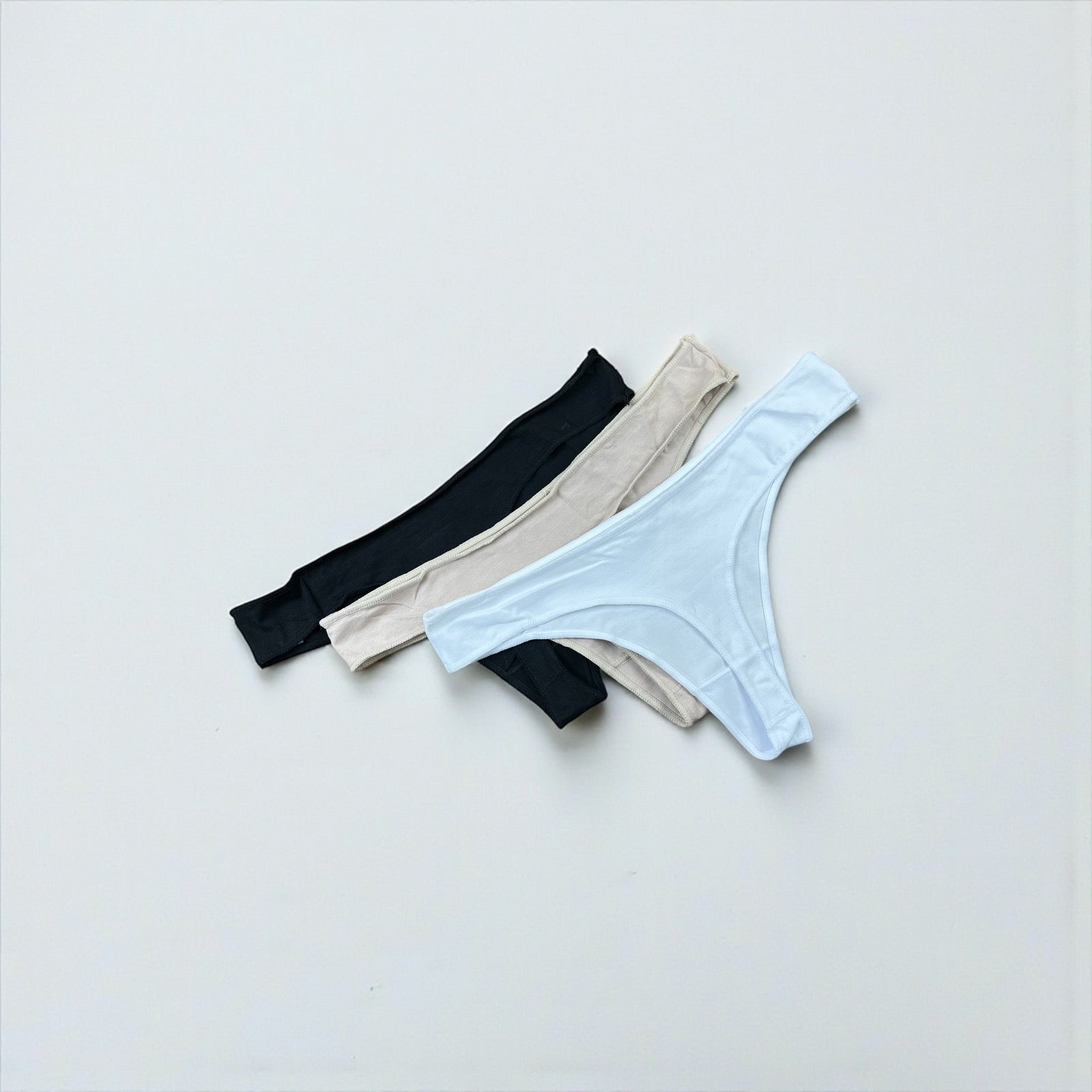 Γυναικείο βαμβακερό string basic