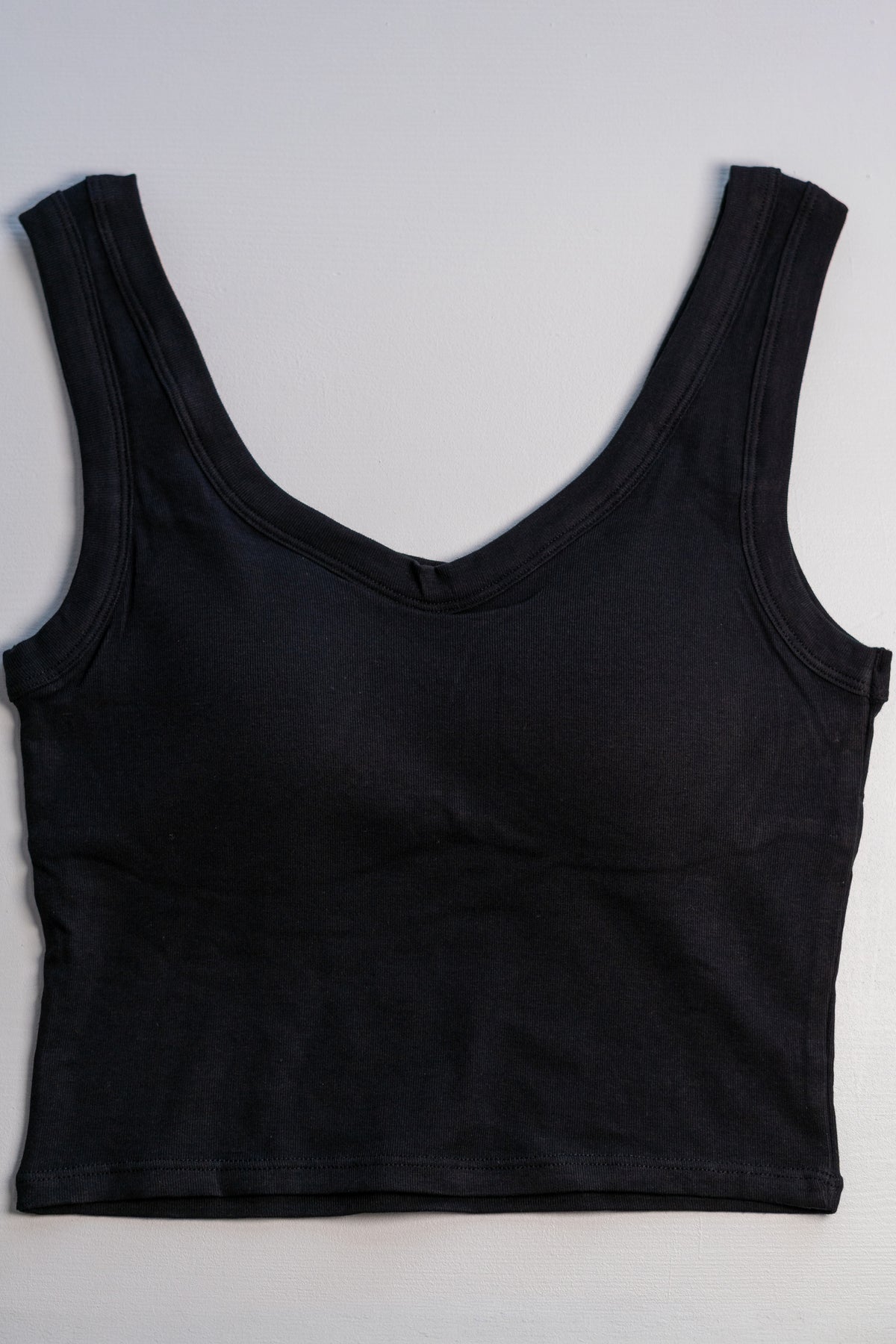 Comfort Cropped Top με Ενσωματωμένα Cups-Μαύρο