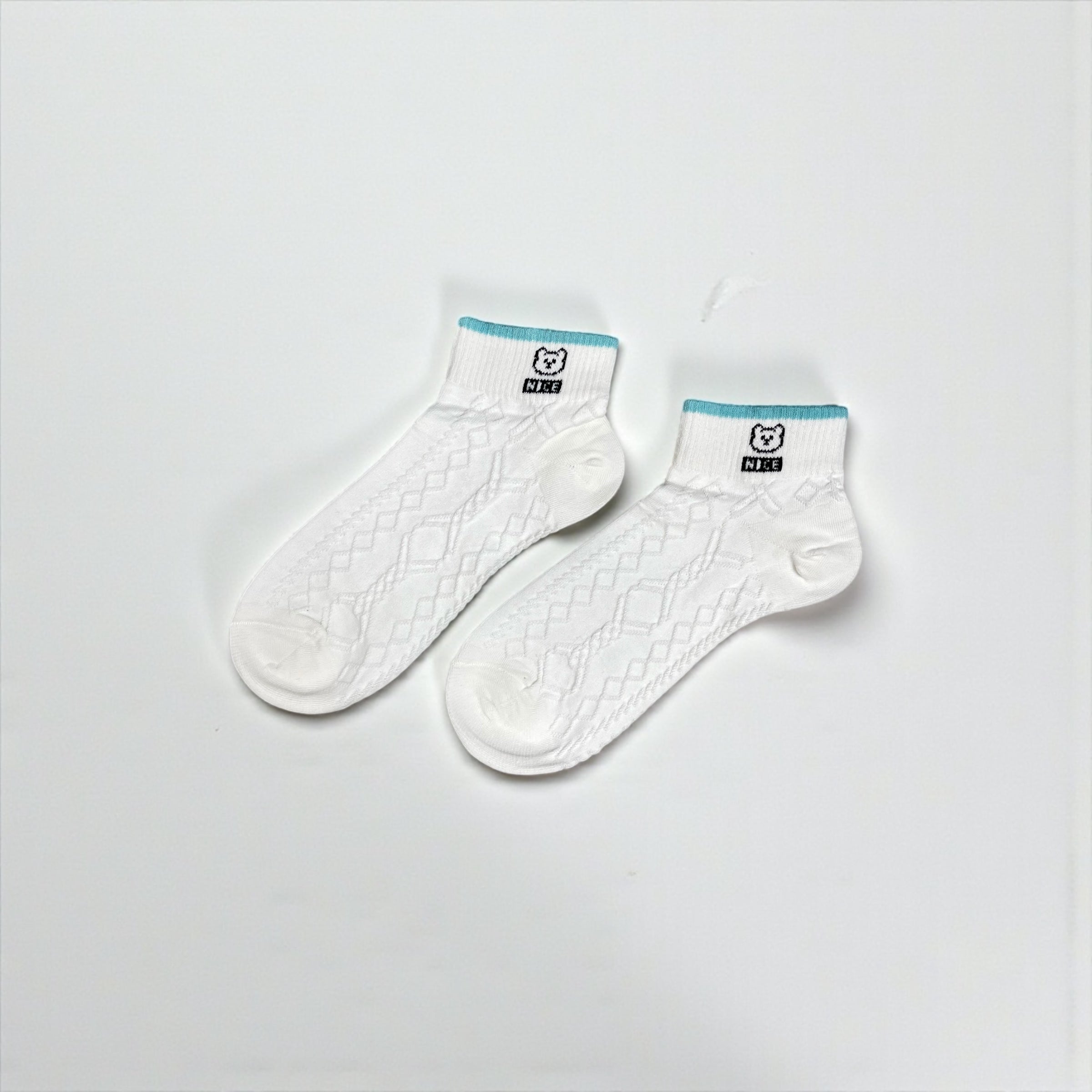 Λευκές Ανάγλυφες Κάλτσες