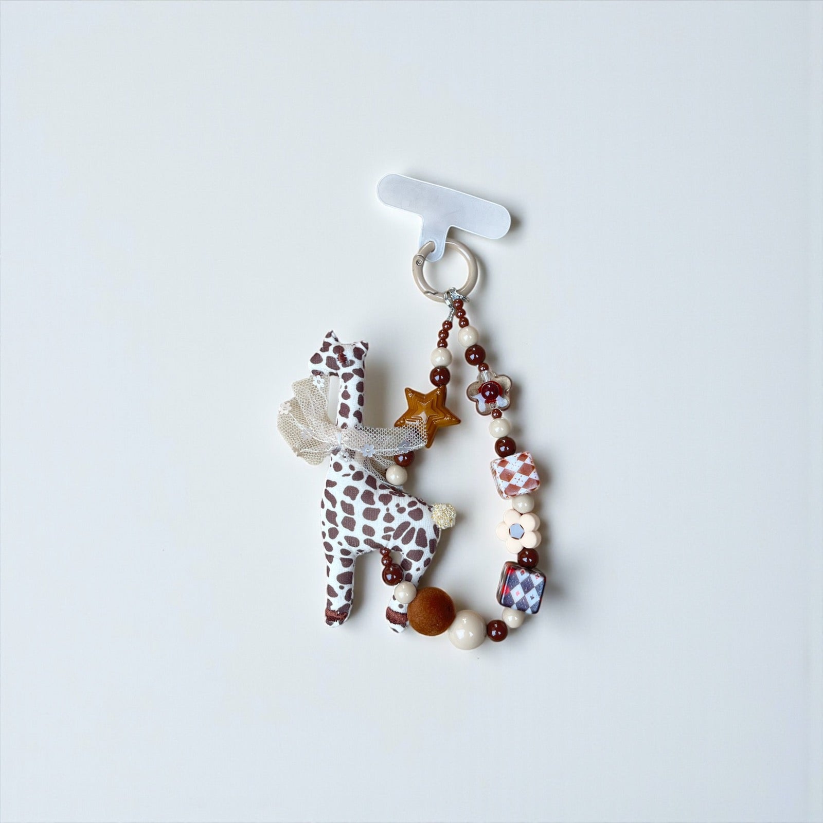 Καμηλοπάρδαλη Μπρελόκ Παιχνιδιάρικο με χάντρες και φιόγκο